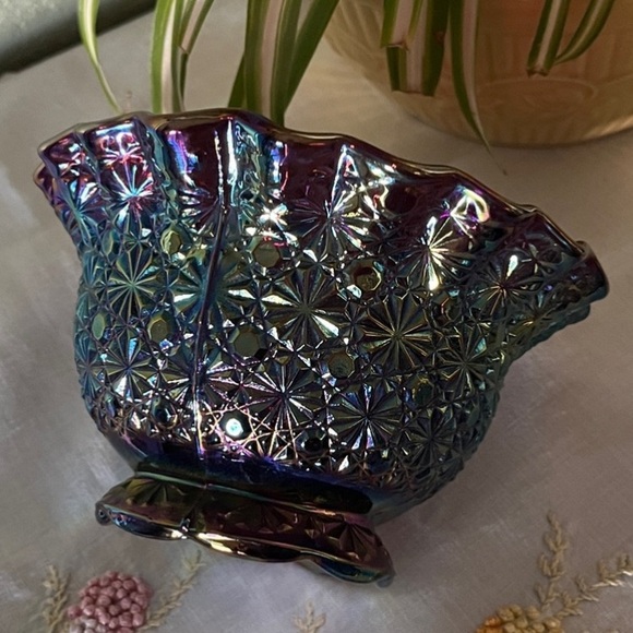 Gorgeous L.E. Smith Amethyst Carnival Glass Ruffled Bowl Daisy & Button Pattern